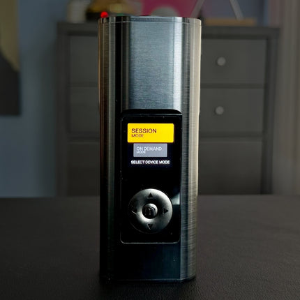 Close-up of Arizer Solo 3 V2 glass pod system showing isolated all-glass vapor path