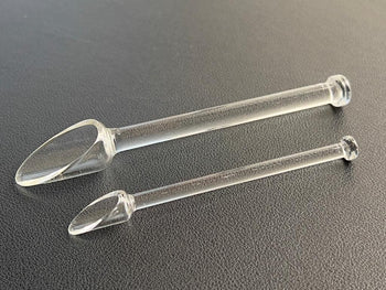 glass vaporizer scoop is small and regular size