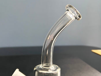 curved mouthpiece on shortstop bong