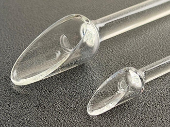 close up of the scoop on glass vaporizer scoop