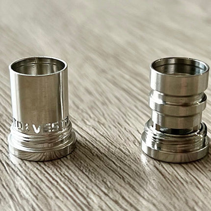vestratto anvil bowls in 2 sizes on wood background