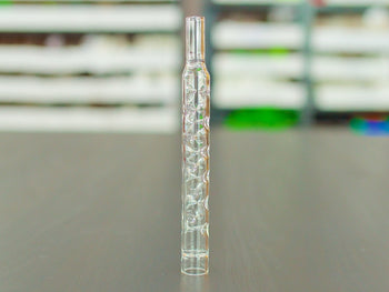 Arizer glass UltraDry stem on the table.