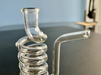 flumed mouthpiece on dryspring glass cooling stem
