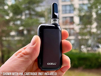 ccell rizo with 1ml th2 cartridge held in hand with text